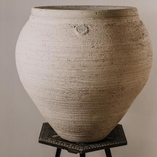 mediteransky vonkajsi velky kvetinac mrazuvzdorny rustikalny taliansky toskansky kvetinac toskanska atmosfericka zahradny kvetinac klasicka amfora vchod dekoracia lameridiana interierovy obchod.jpg